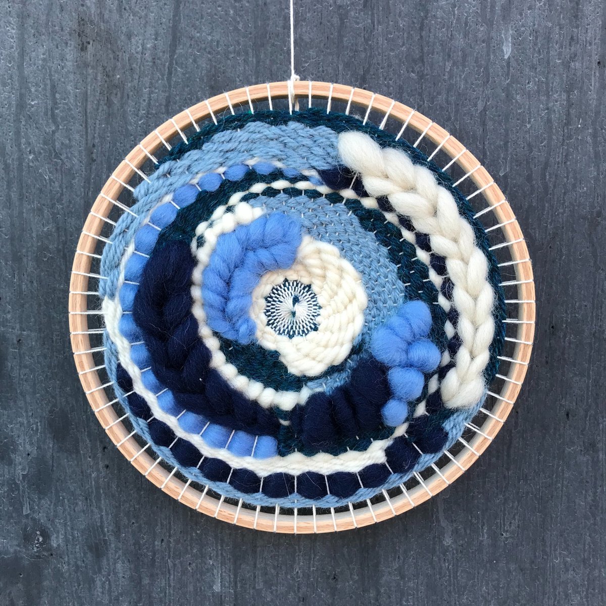 Maak T Zelf DIY Workshop Hobby Pakket Volwassenen - Weefraam Blauw - Weven - Macrame - Creatief - Doe het zelf Cadeau - Cadeaupakket - Moederdag - Workshop in een Doosje - Knutselpakket